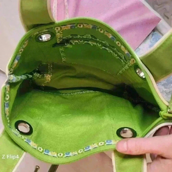 VERA BRADLEY CANVAS SHOULDER BAG - Picture 3 of 5